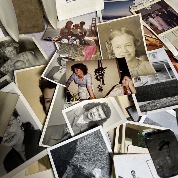 Lot Of 60 Antique Photos + Newspaper Certificates Announcements 1940-1970s - Picture 8 of 11